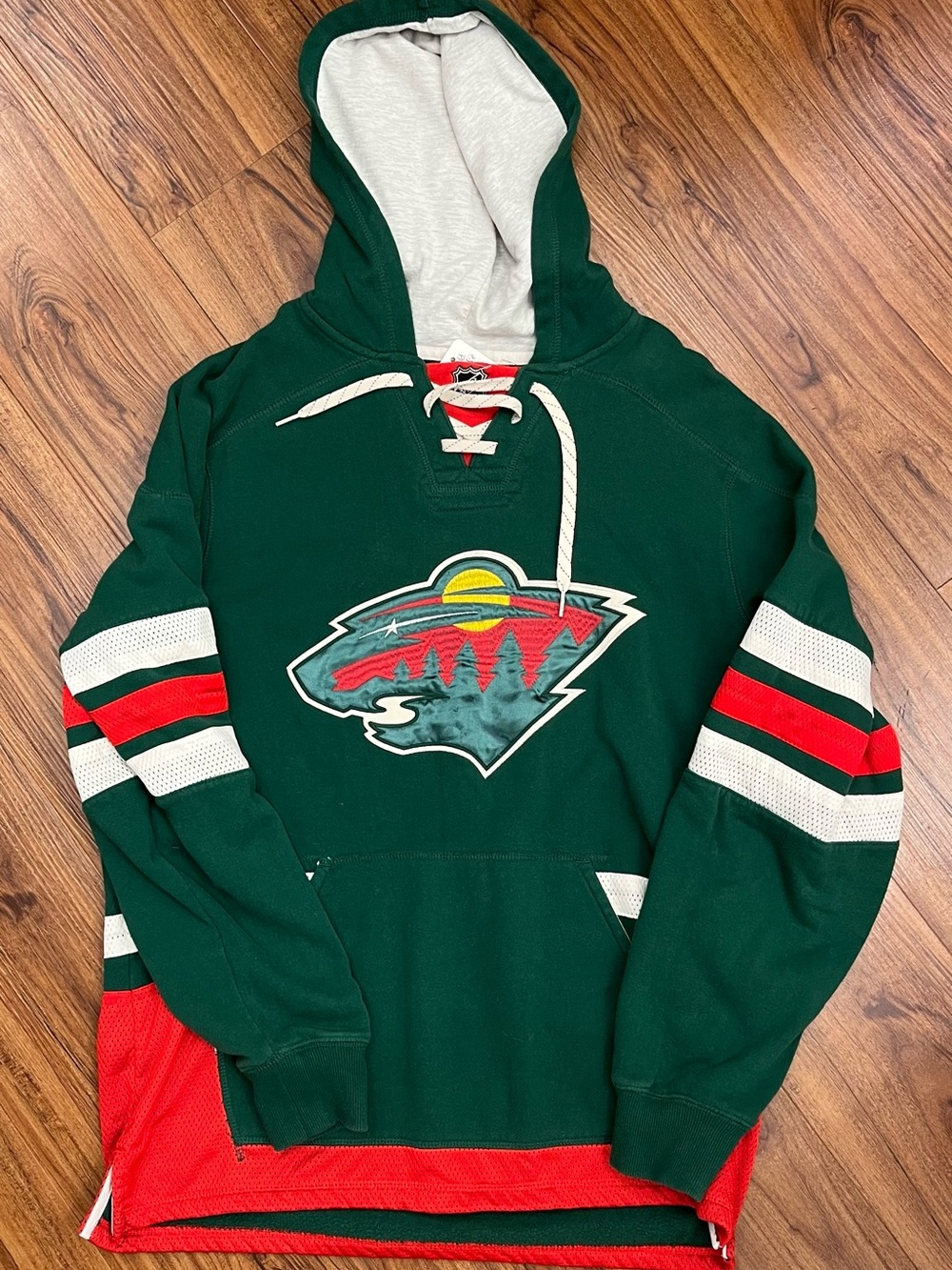 Men's Minnesota Wild Green Hockey-Style Hooded Pullover with Red Accents